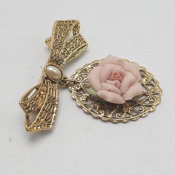 1928 Porcelain Rose Brooch Faux Pearl Dangle Ribbon Bow Gold Tone Lapel Pin - Picture 2 of 4